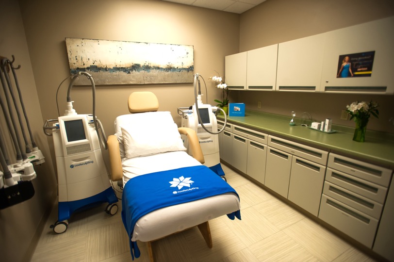 Liposuction vs CoolSculpting 2 - Tannan Plastic Surgery Liposuction vs CoolSculpting 2 - Tannan Plastic Surgery