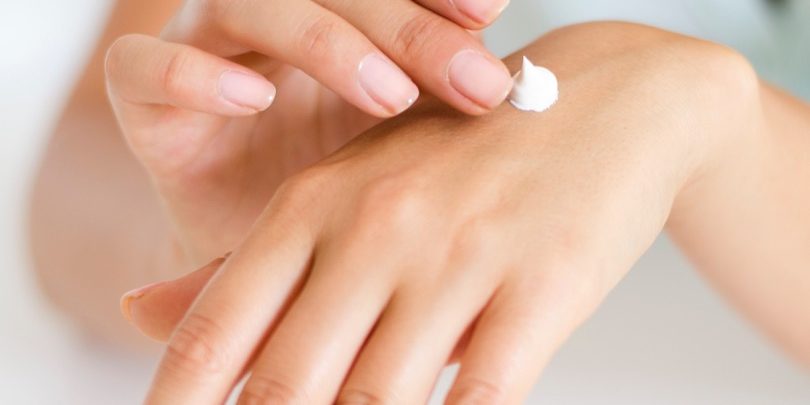 Sunscreen Indoors – Tannan Plastic Surgery Sunscreen Indoors - Tannan Plastic Surgery