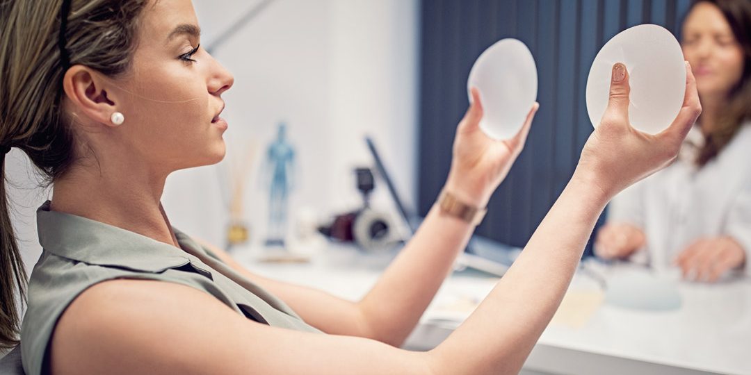 Saline-vs-Silicone-Breast-Implants-Tannan-Plastic-Surgery Saline vs Silicone Breast Implants - Tannan Plastic Sugery